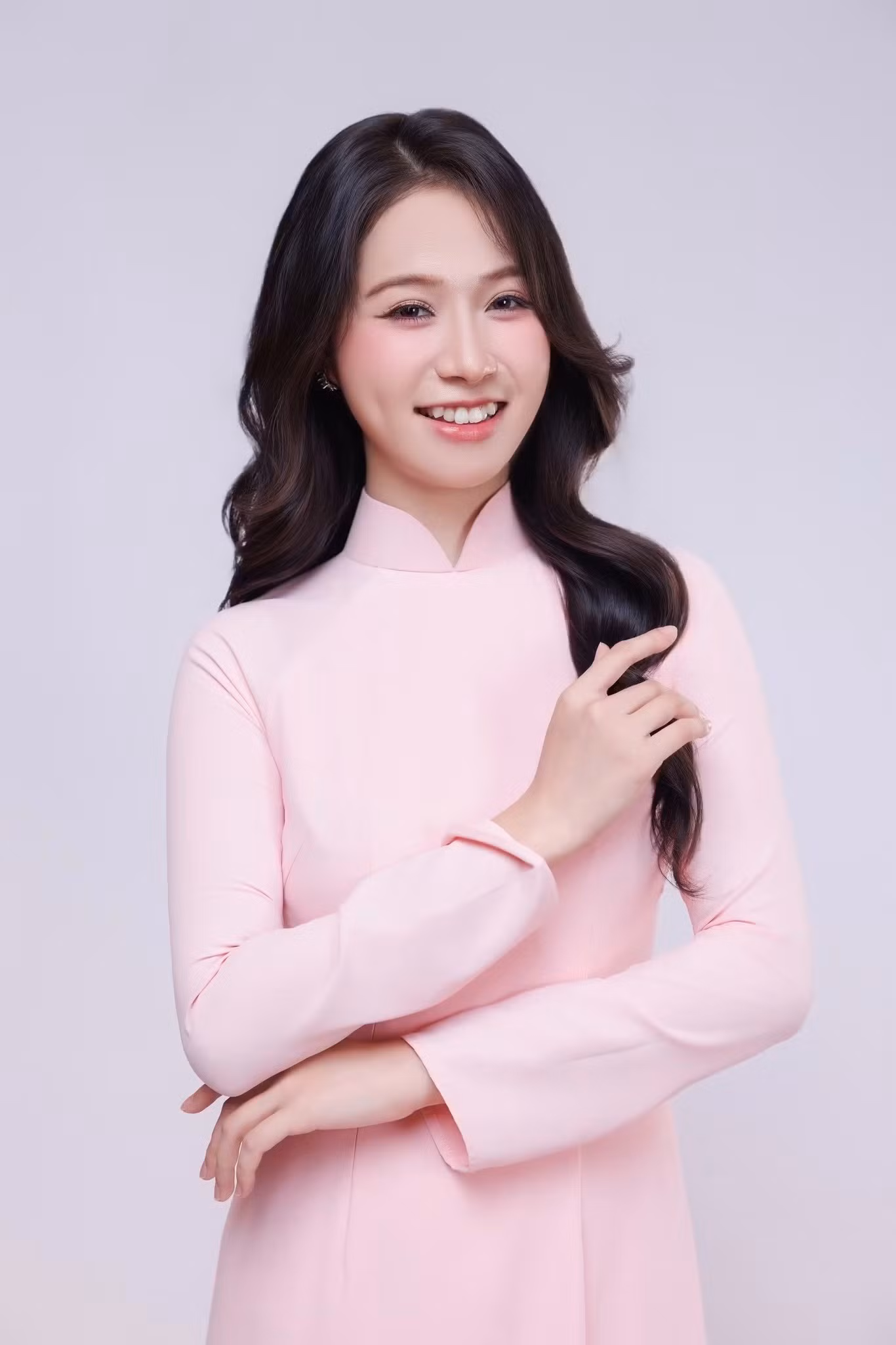 Lần đầu có sinh viên góp mặt Chung khảo Hoa hậu Việt Nam, ĐH Thủy lợi tự hào về dấu mốc mới