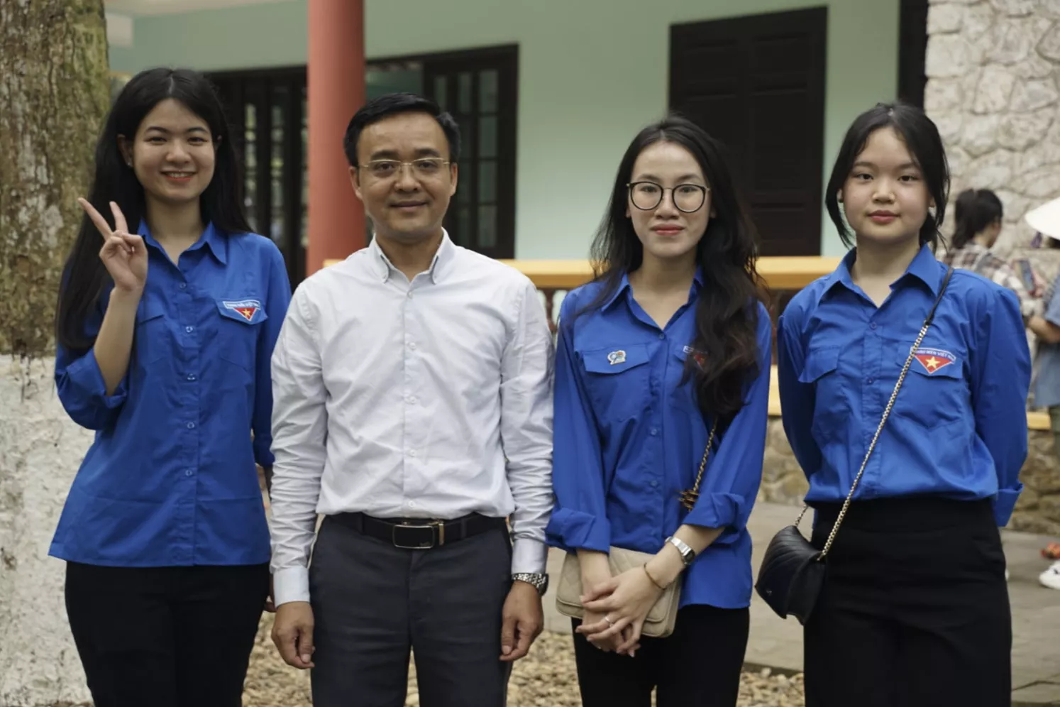 Nữ sinh xinh xắn 7 kỳ nhận học bổng, điểm 10 tuyệt đối khóa luận, tốt nghiệp loại Xuất sắc ở ngôi trường nổi tiếng