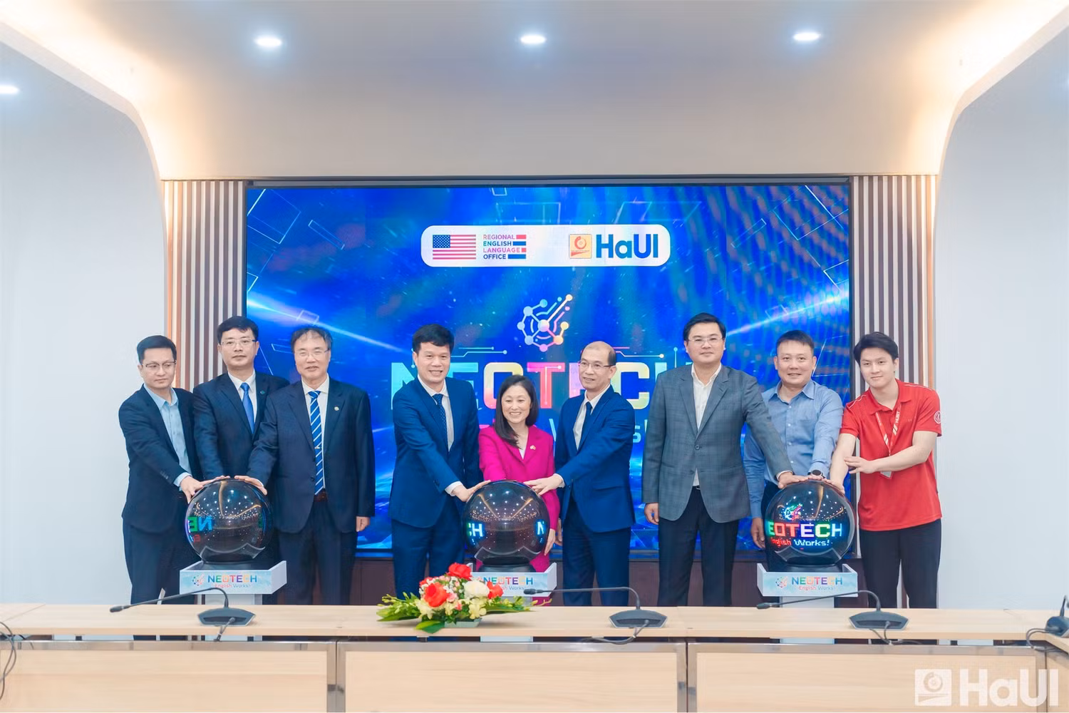 Trường Đại học Thủy lợi tham dự lễ khởi động dự án NeoTECH English Works 2026-2027 tại Đại học Công nghiệp Hà Nội